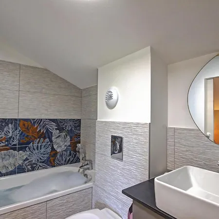Vakantiehuis Evasion Champetre Avec Spa, Activites Ludiques Et Confort Moderne - Fr-1-496-310 Saint-Cyr-les-Vignes