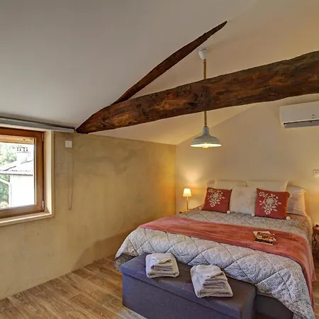 Holiday home Evasion Champetre Avec Spa, Activites Ludiques Et Confort Moderne - Fr-1-496-310
