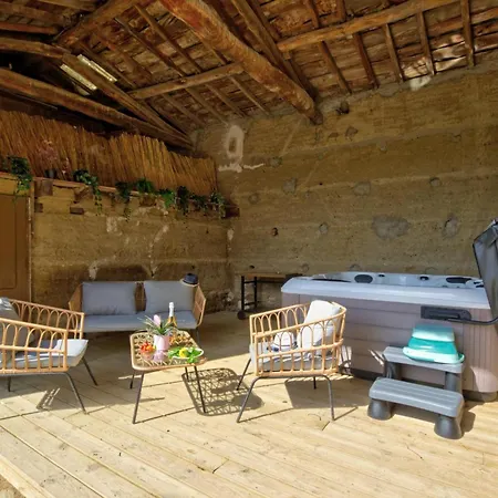 Evasion Champetre Avec Spa, Activites Ludiques Et Confort Moderne - Fr-1-496-310 Vakantiehuis *